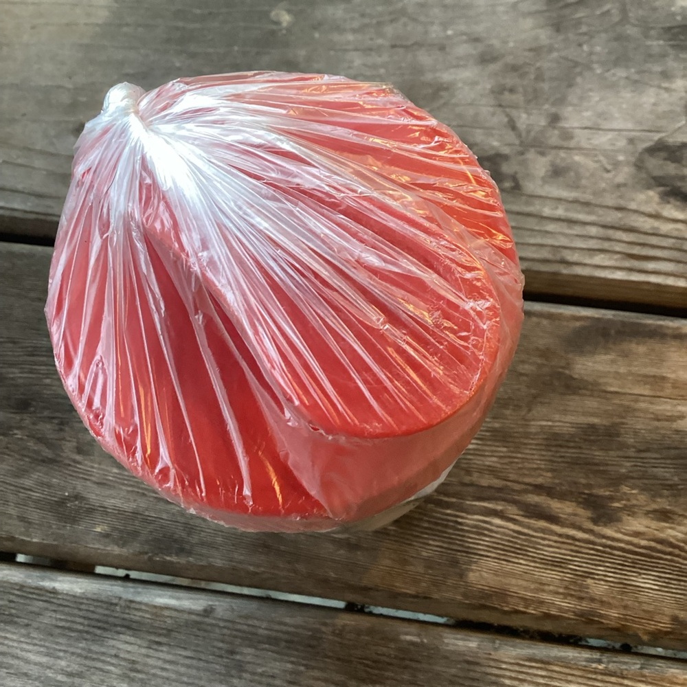 Tupperware Quick Shake Container - clear with red cover - Picture 3 of 4